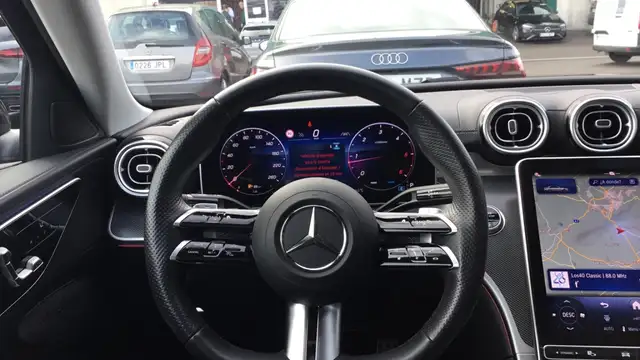 Mercedes-Benz C-Class view 9