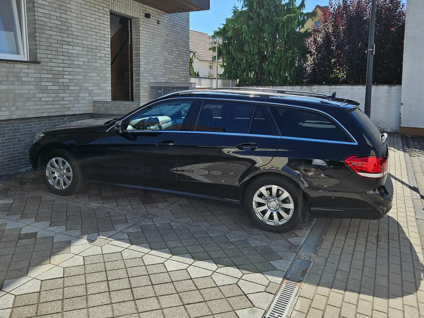 Mercedes-Benz E 200 E 200 T BlueTEC 7G-TRONIC Edition E Schwarz - 1
