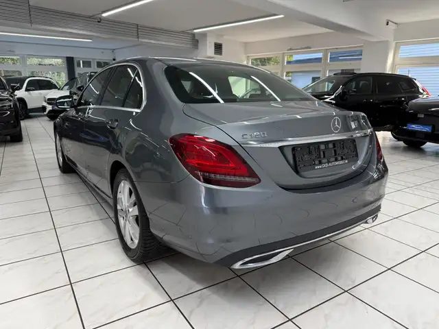 Mercedes-Benz C view 2