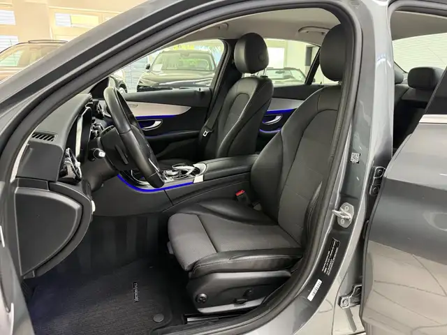 Mercedes-Benz C view 11