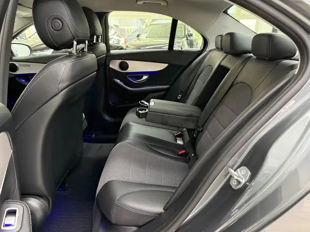 Mercedes-Benz C view 12