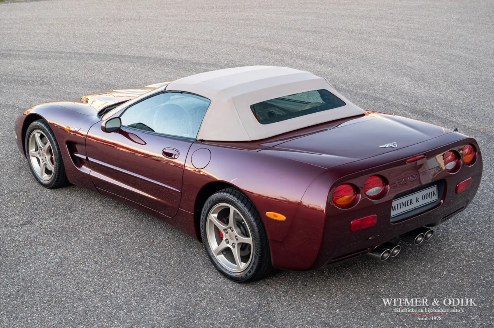 Corvette C5 5.7 V8 Convertible 50th Anniversary Rot - 2