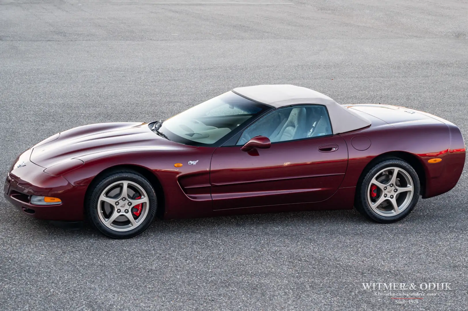 Corvette C5 5.7 V8 Convertible 50th Anniversary Rot - 1