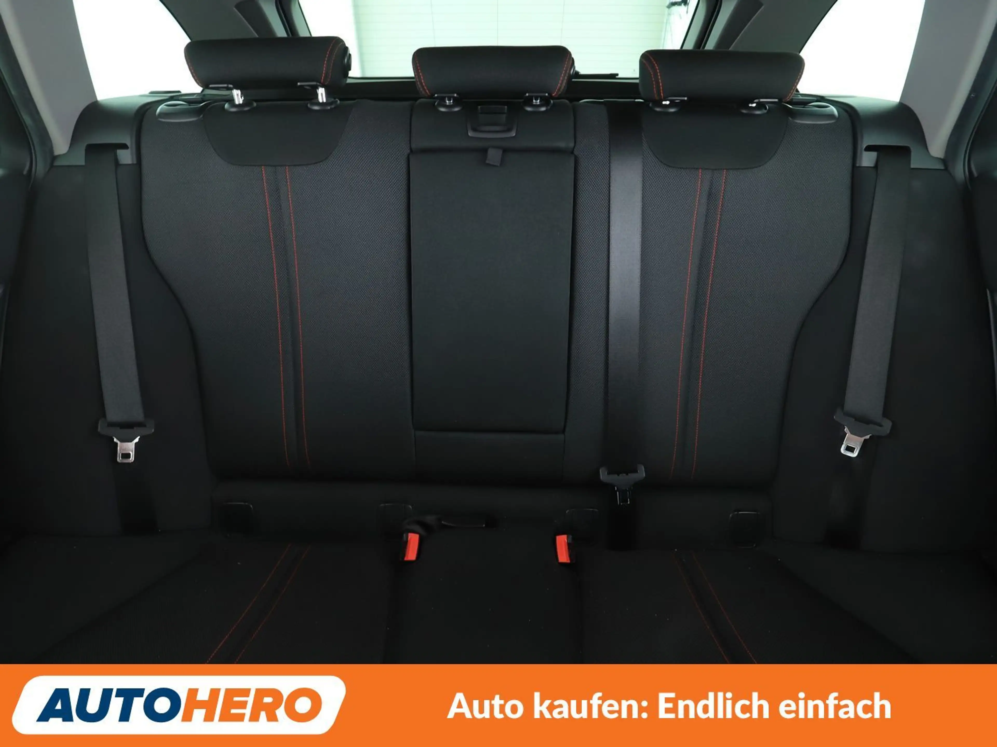 BMW 318 318d Sport Line — photo 15