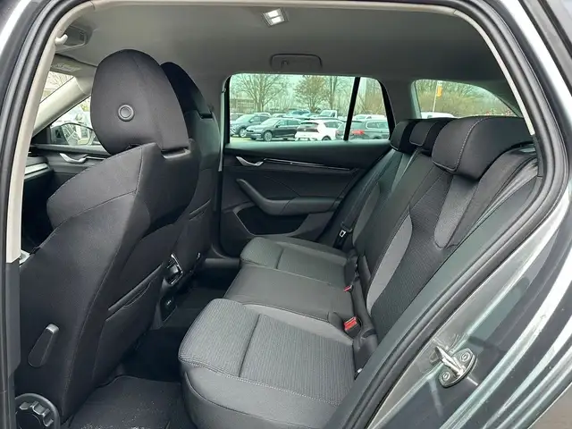 Skoda Octavia view 7