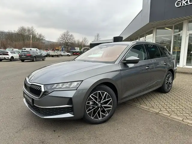 Skoda Octavia view 2
