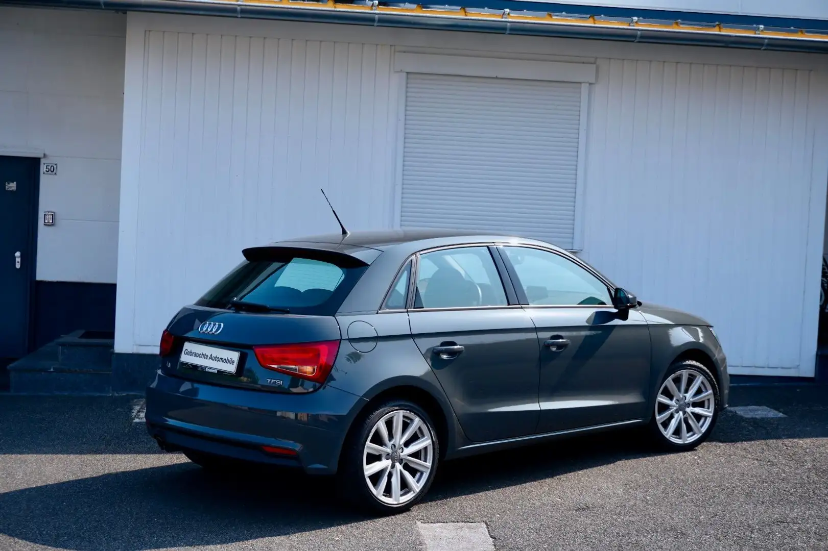 Audi A1 Sportback  Inspektion TÜV Reifen Frontsch.neu Grau - 2