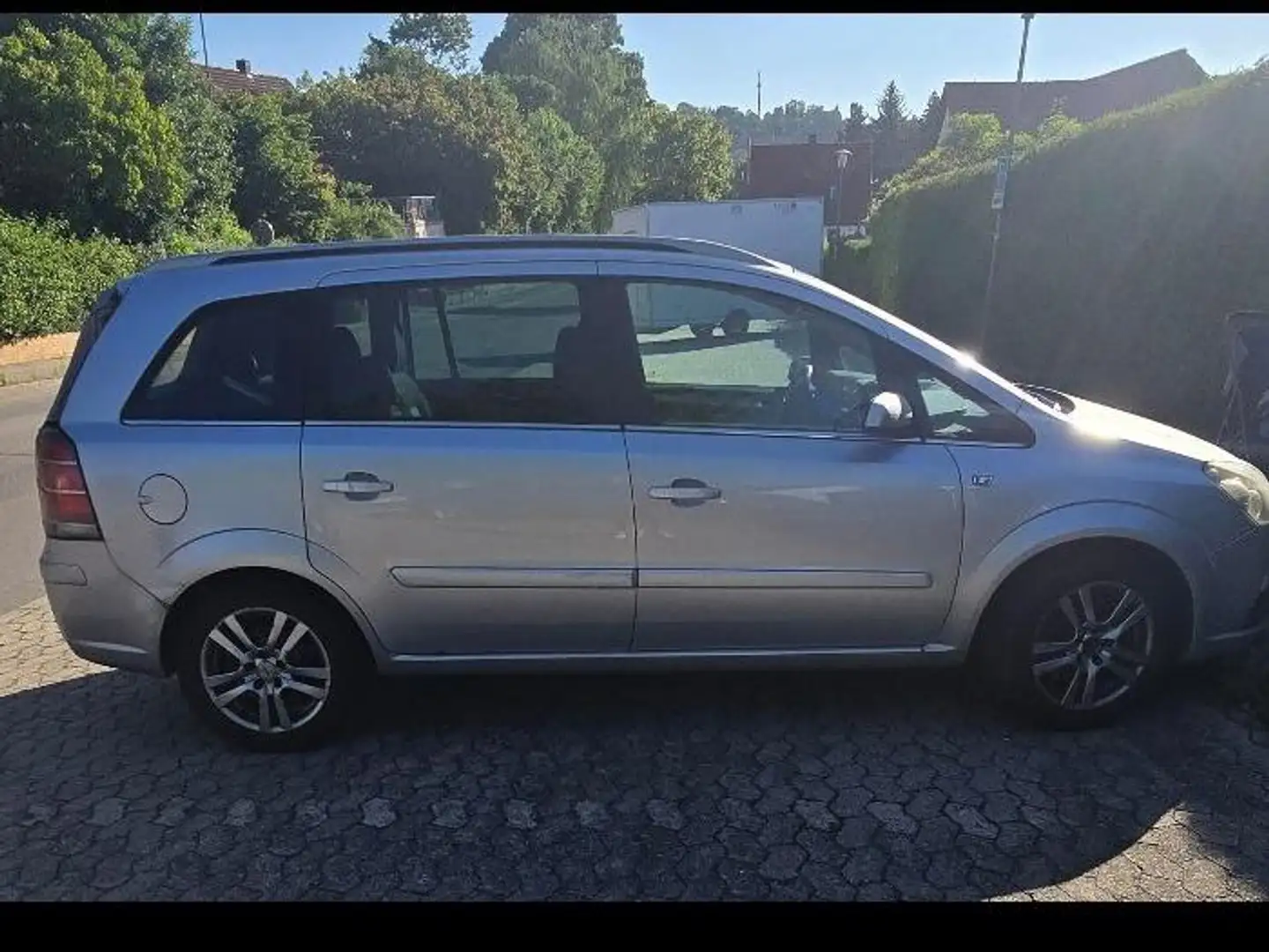 Opel Zafira Zafira 1.9 CDTI Cosmo Silber - 1