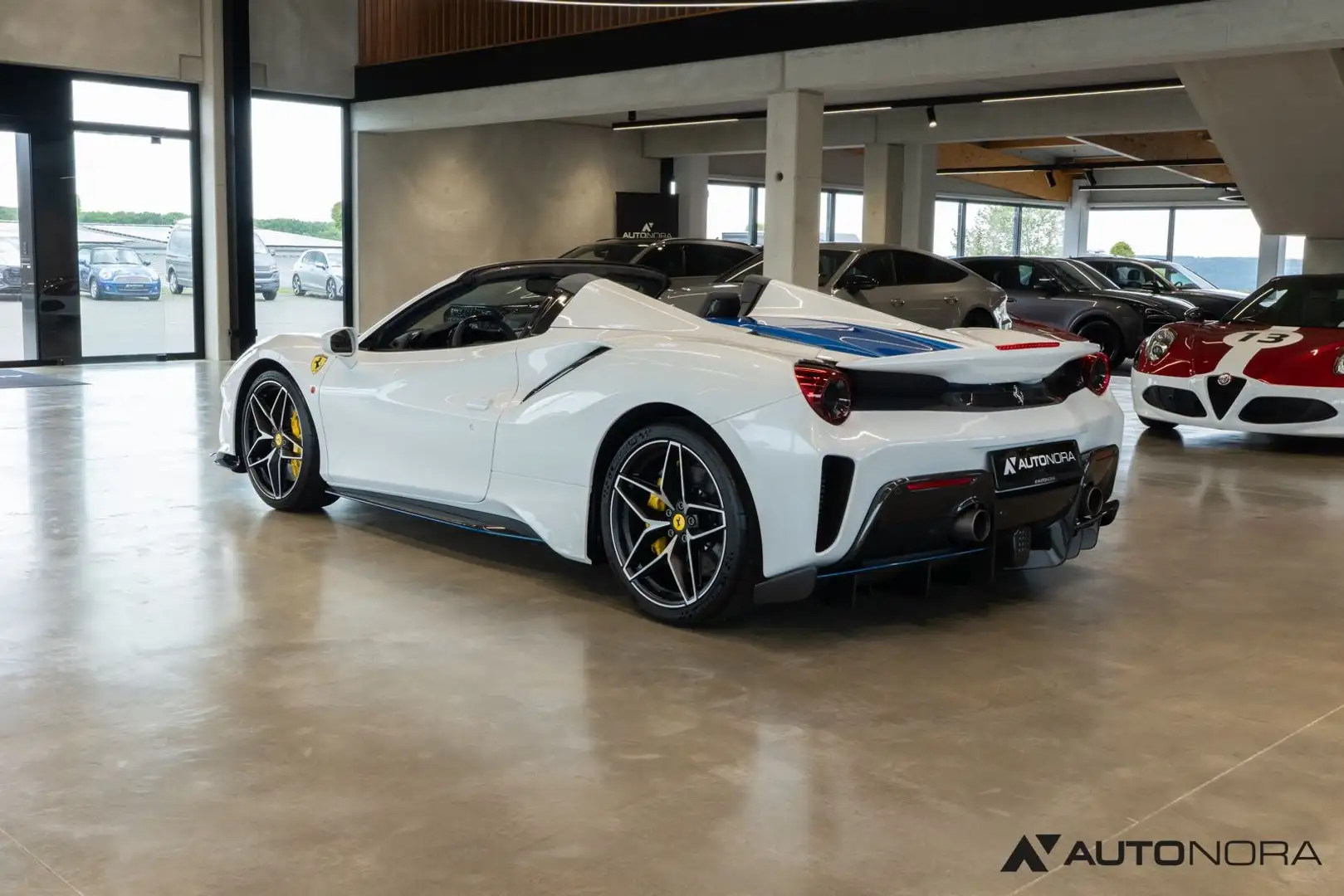 Ferrari 488 Spider Atelier Fehér - 2