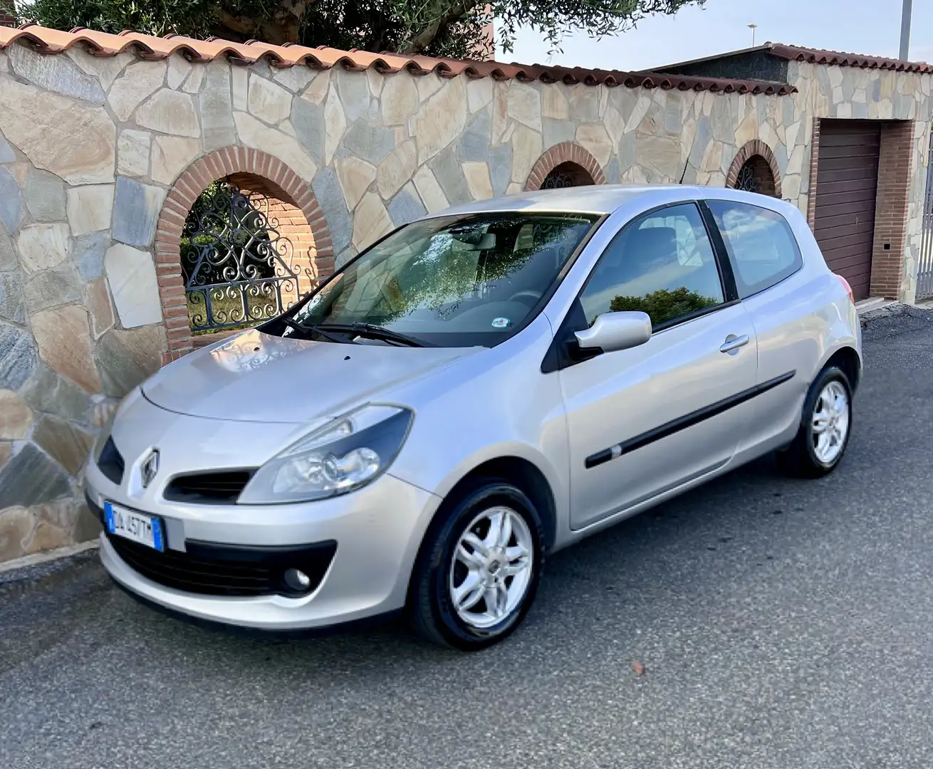 Renault Clio 3p 1.2 16v Luxe Dynamique - 1