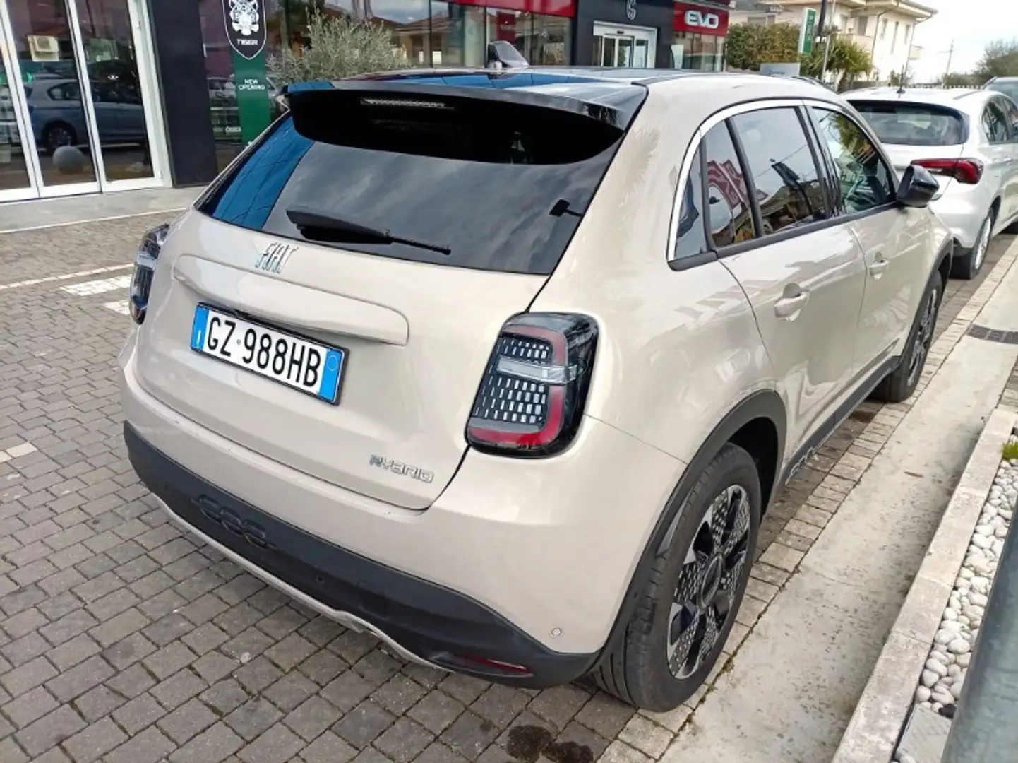 Fiat 600 600 Hybrid 110 CV DCT MHEV La Prima Grau - 2