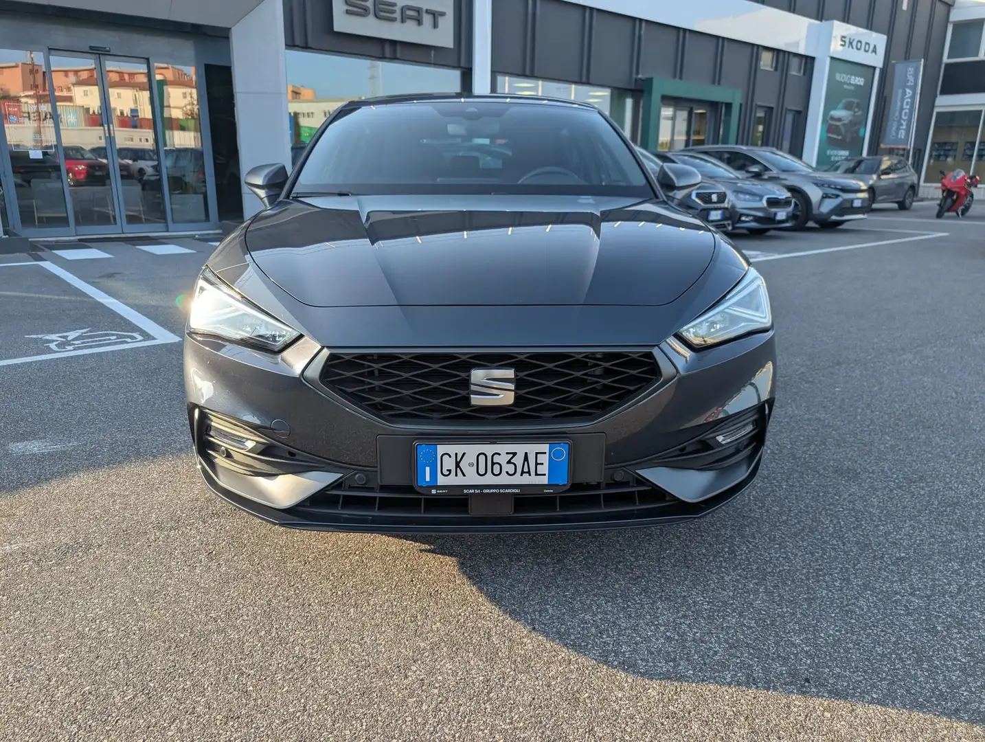 SEAT Leon 1.5 TGI DSG FR Grigio - 2