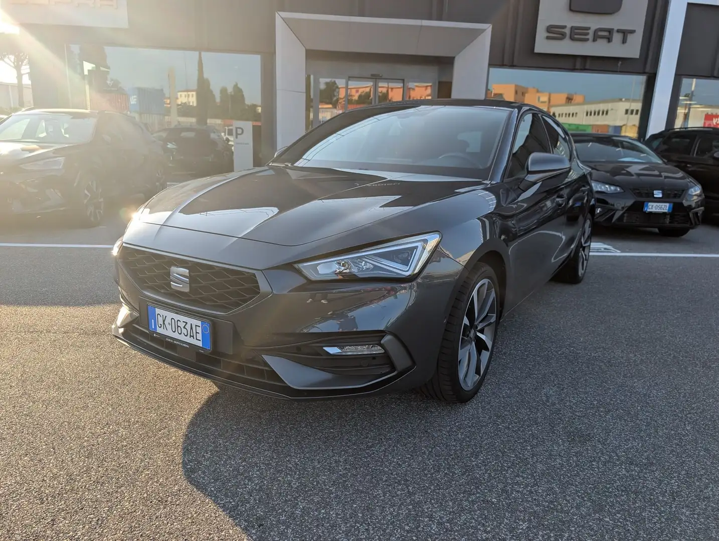 SEAT Leon 1.5 TGI DSG FR Grigio - 1