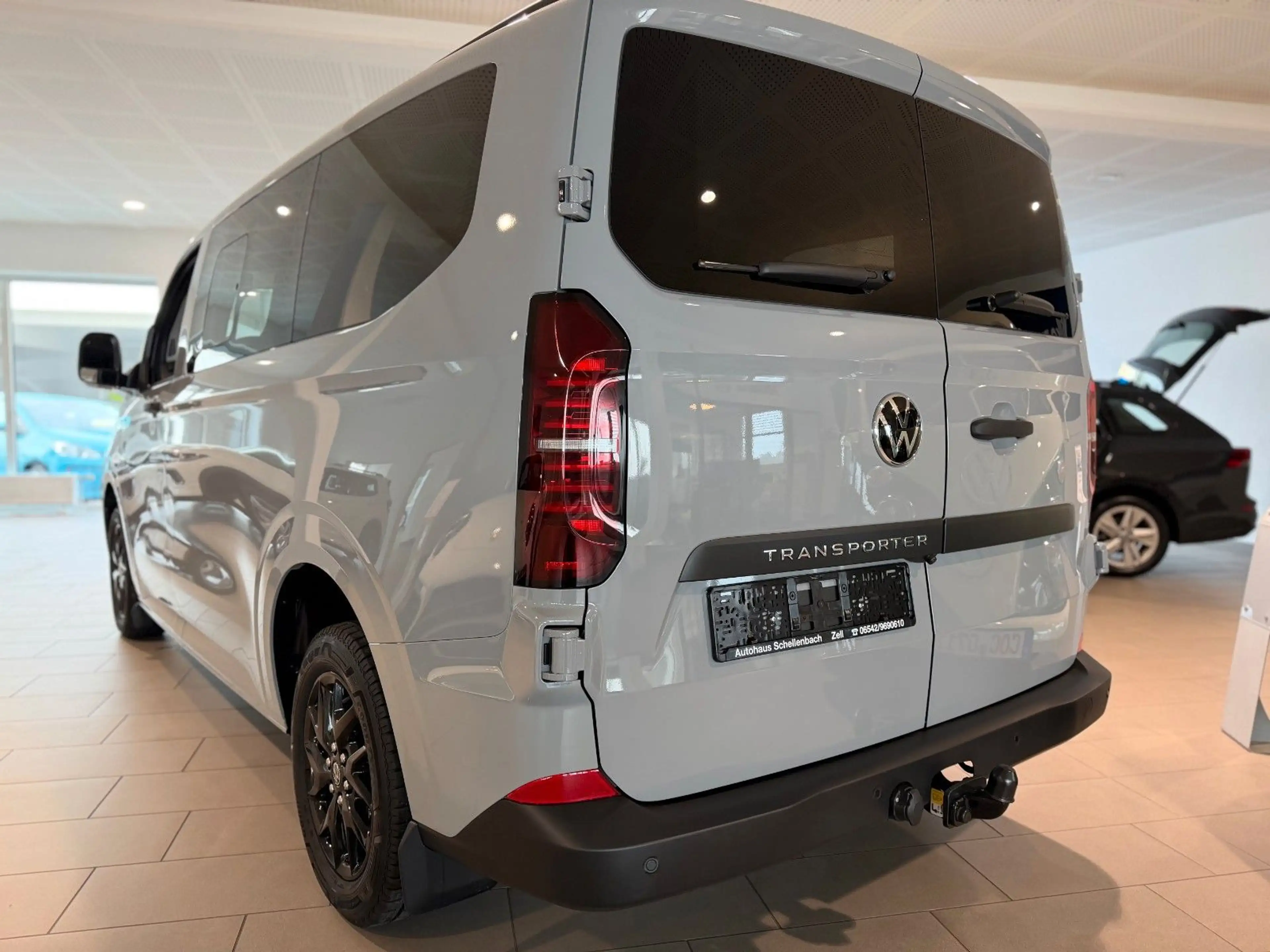 Volkswagen T7 Caravelle *KR*SideAssist*ACC*FLÜGELTÜR*5JGARA — photo 4