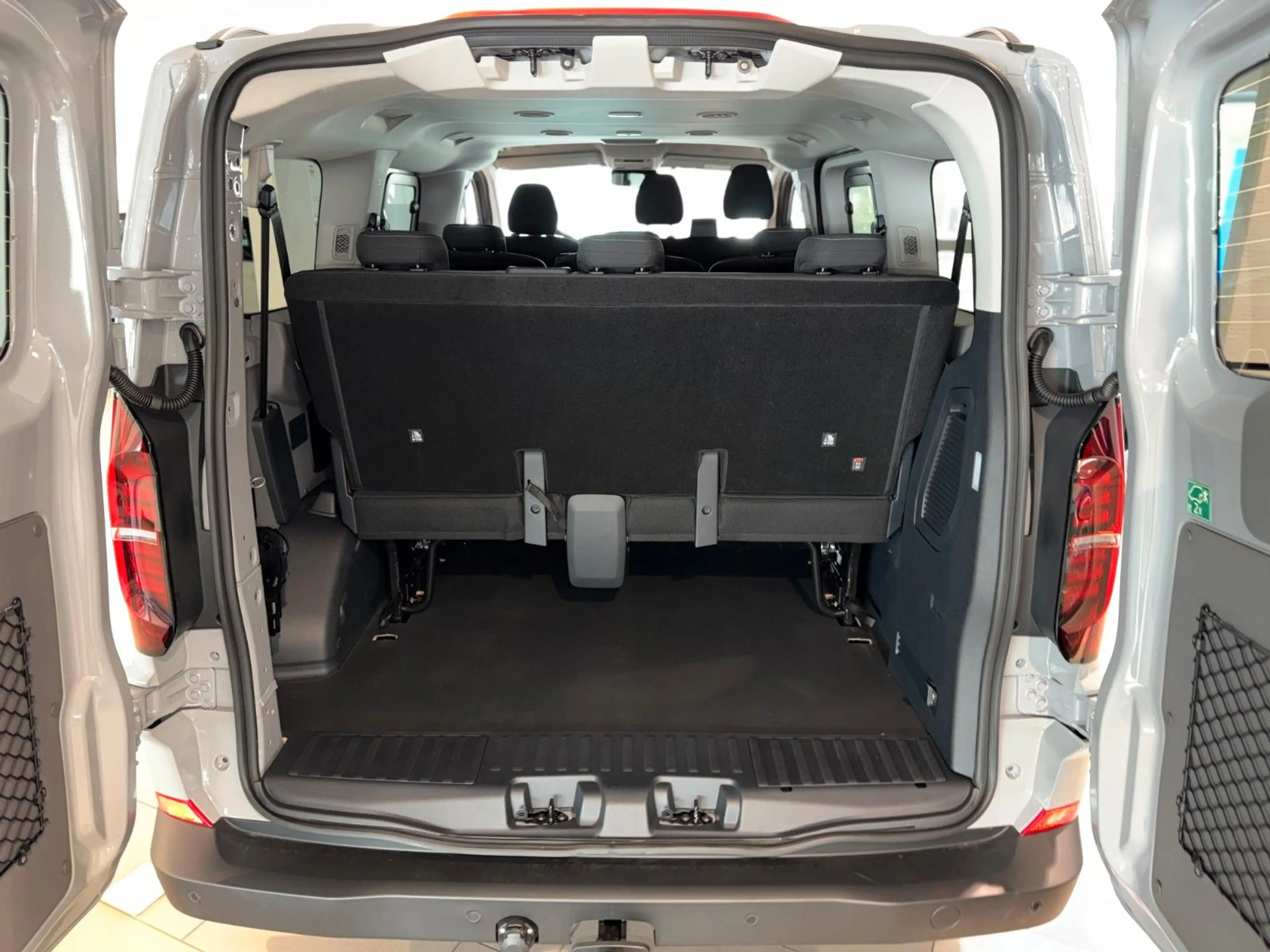 Volkswagen T7 Caravelle *KR*SideAssist*ACC*FLÜGELTÜR*5JGARA — photo 9