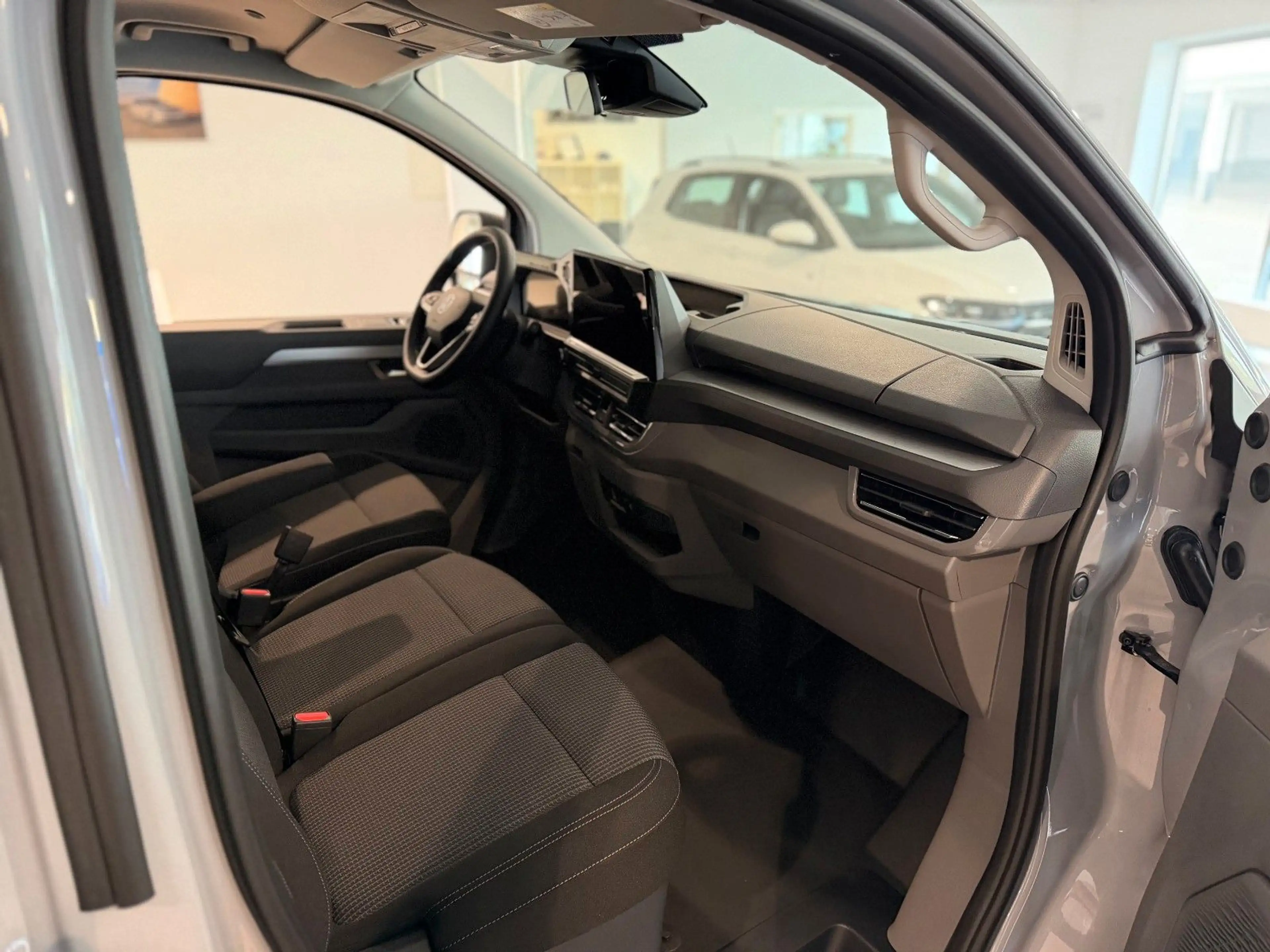 Volkswagen T7 Caravelle *KR*SideAssist*ACC*FLÜGELTÜR*5JGARA — photo 5