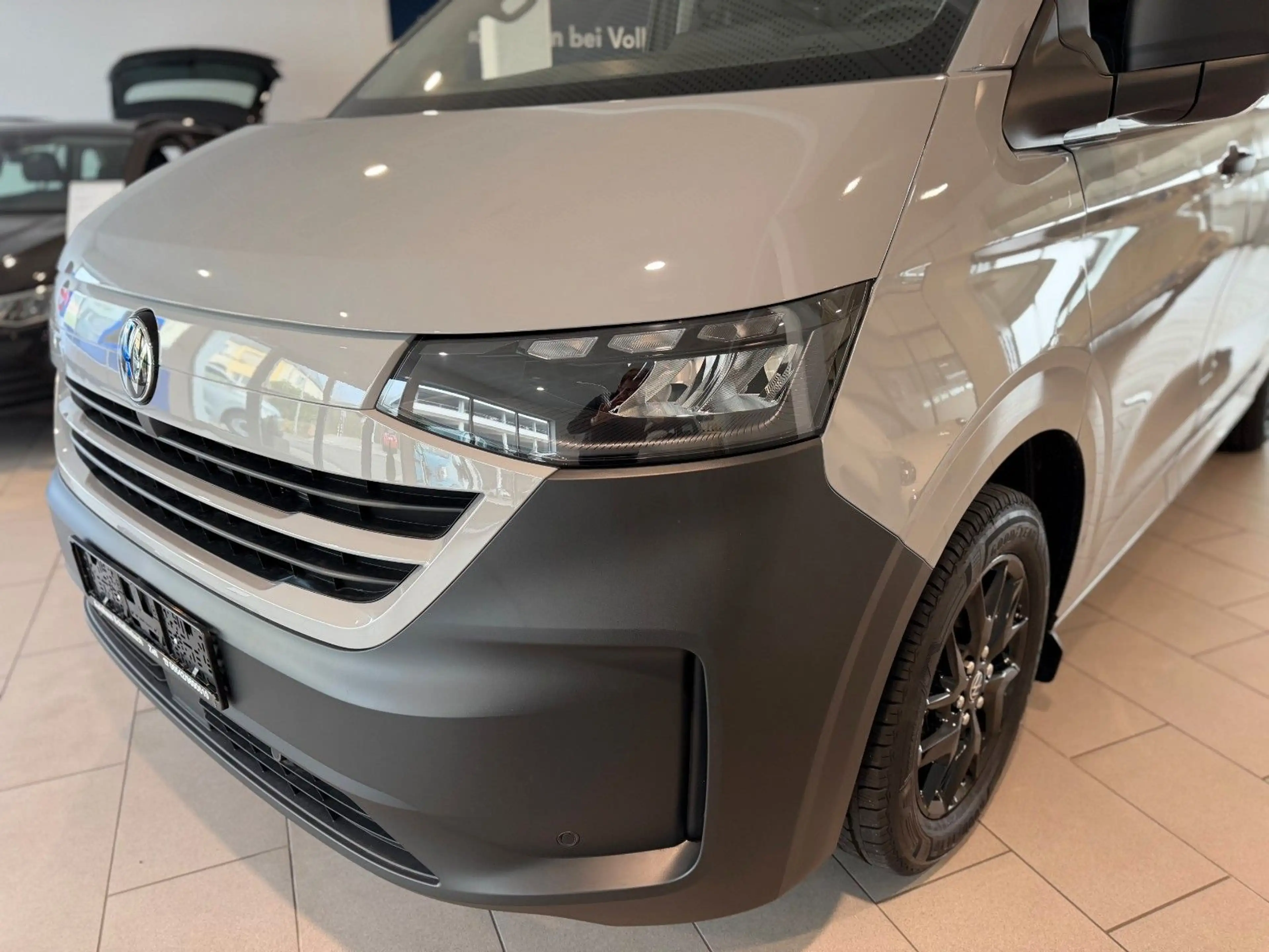 Volkswagen T7 Caravelle *KR*SideAssist*ACC*FLÜGELTÜR*5JGARA — photo 12