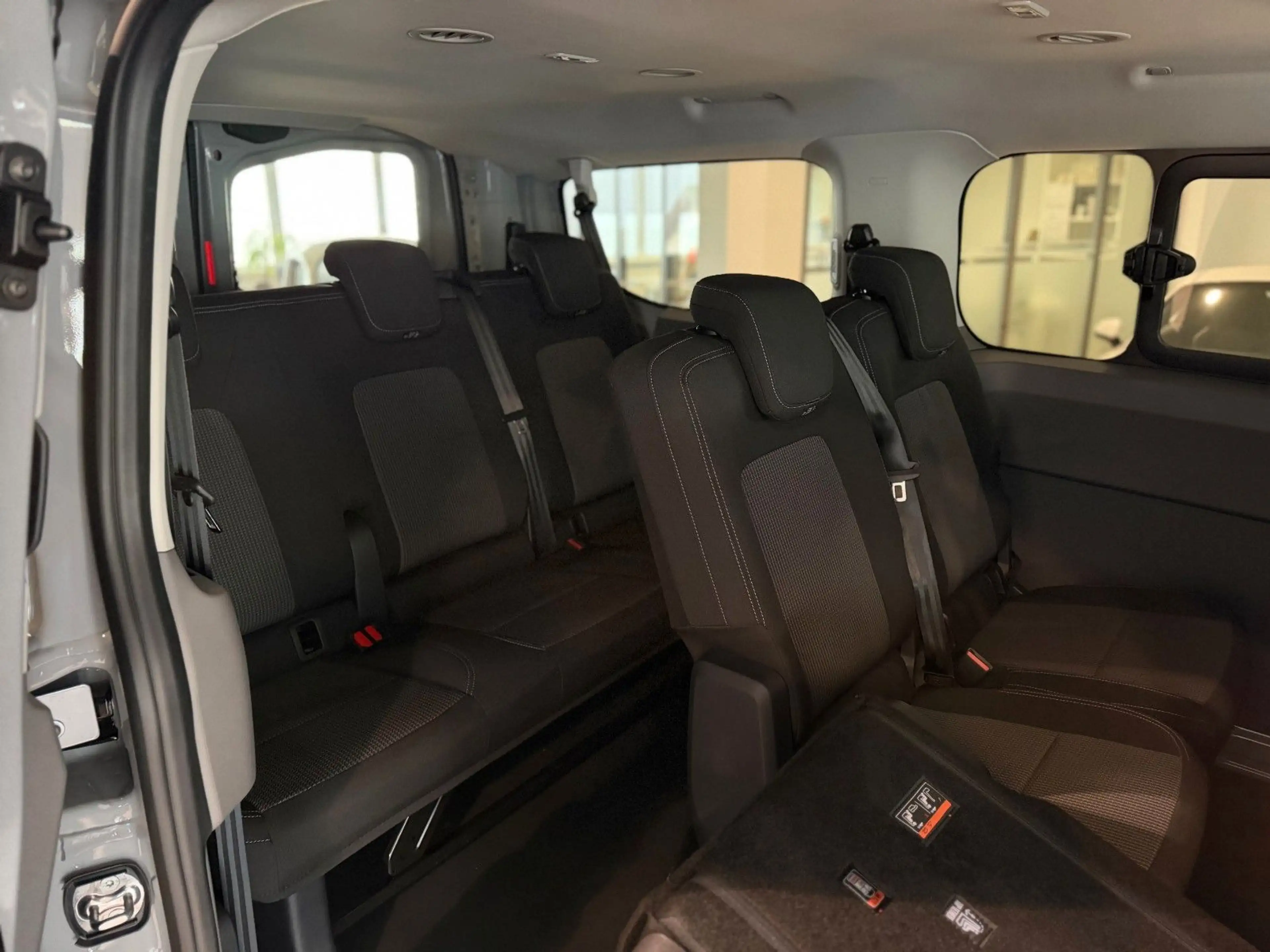 Volkswagen T7 Caravelle *KR*SideAssist*ACC*FLÜGELTÜR*5JGARA — photo 7