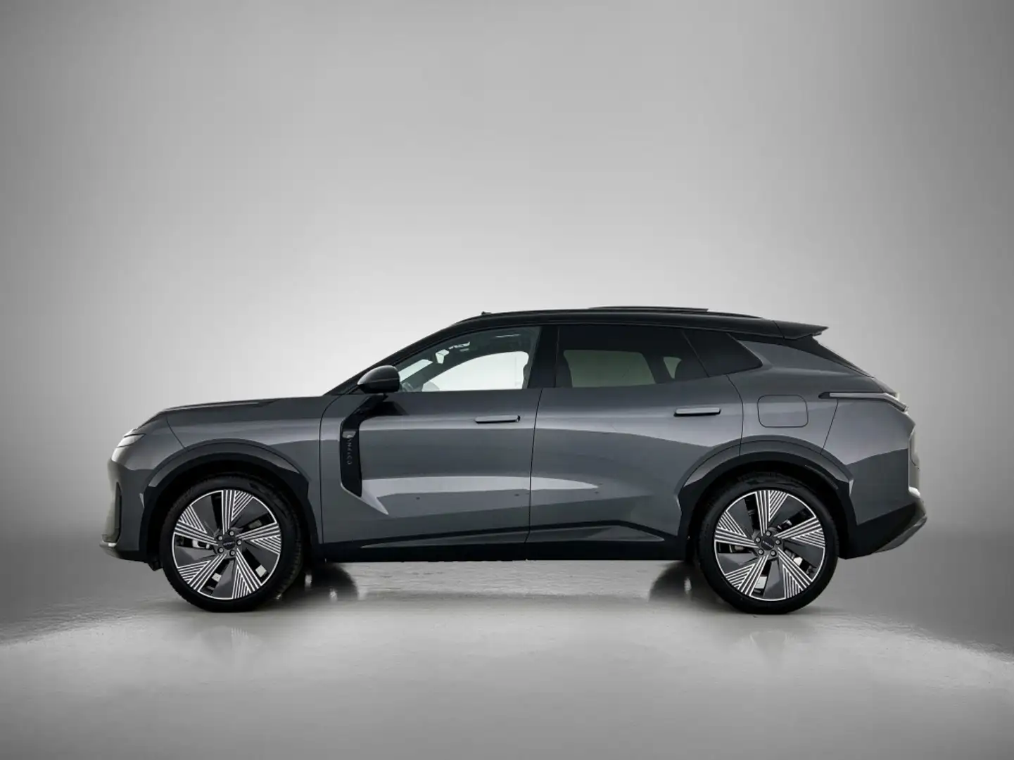 Lynk & Co 08 1.5 More Grau - 2