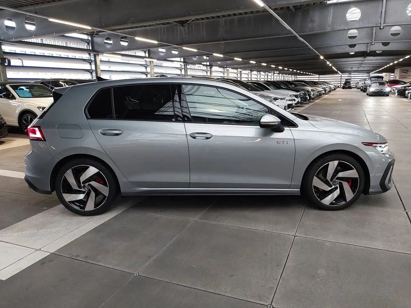 Volkswagen Golf 2.0 TSI GTI Panorama DCC H&k ACC Kamera Silber - 2