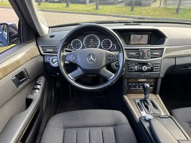 Mercedes-Benz E-Class view 11