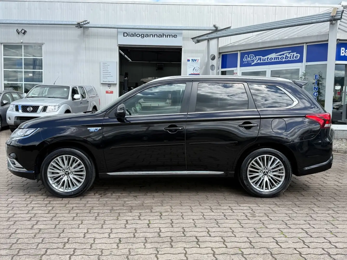 Mitsubishi Outlander PHEV Intro Edition 4WD/360° Kamera Schwarz - 2