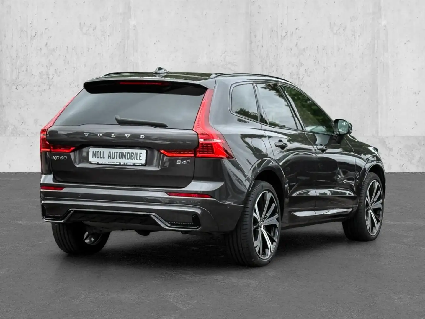 Volvo XC60 R Design AWD B4 Diesel EU6d HUD StandHZG El. Panod Šedá - 2