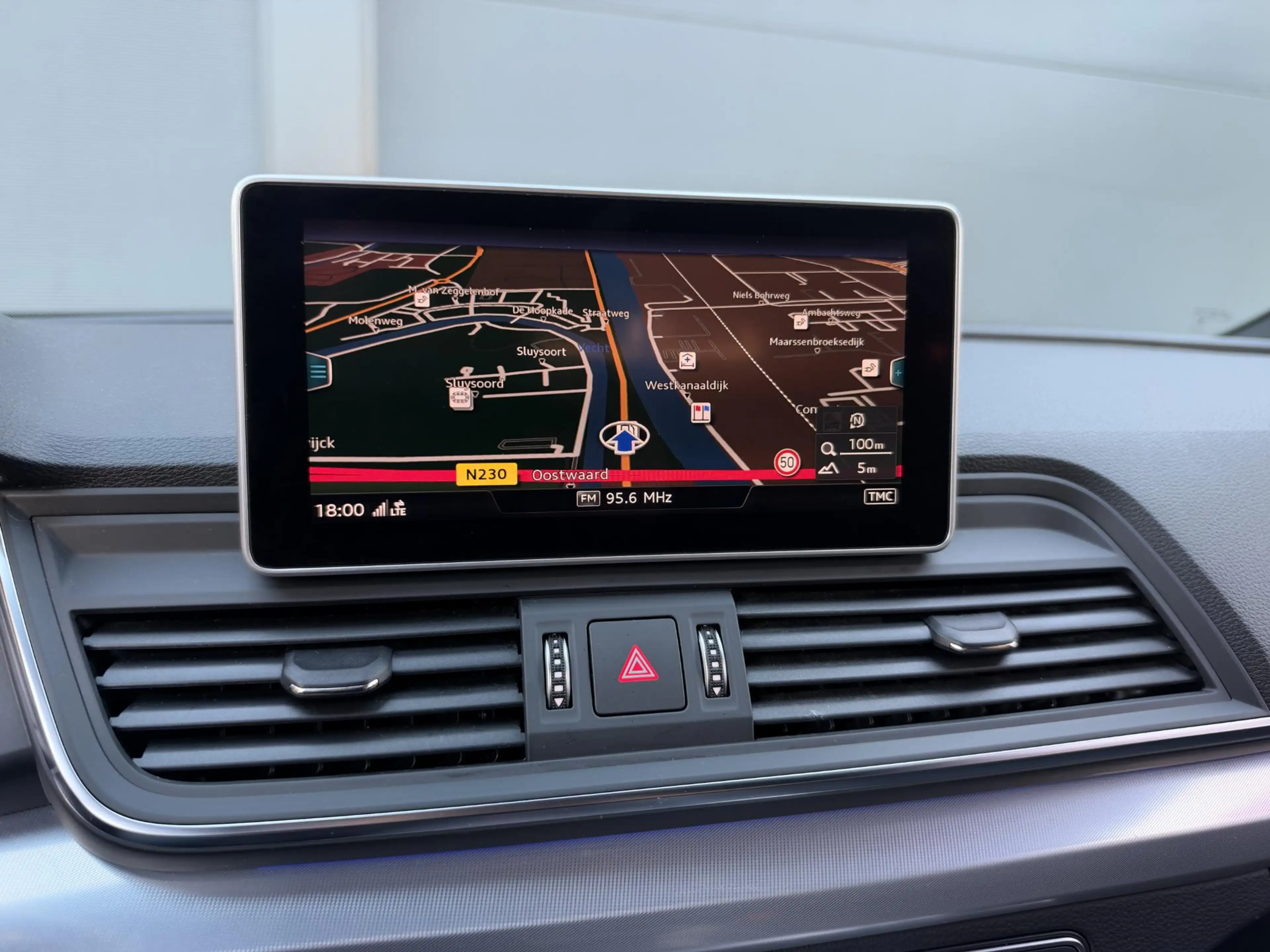 Audi Q5 50 TFSI e quattro Pro Line / Leder / Trekhaak — photo 32