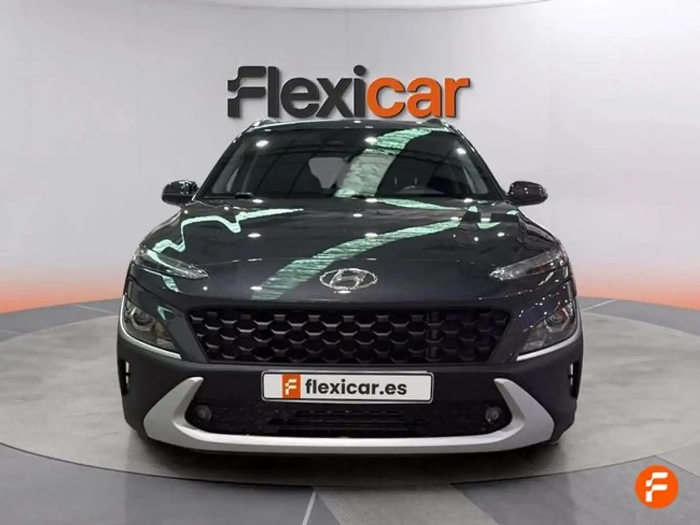 Hyundai KONA 1.0 TGDI Maxx 4x2 Gris - 2