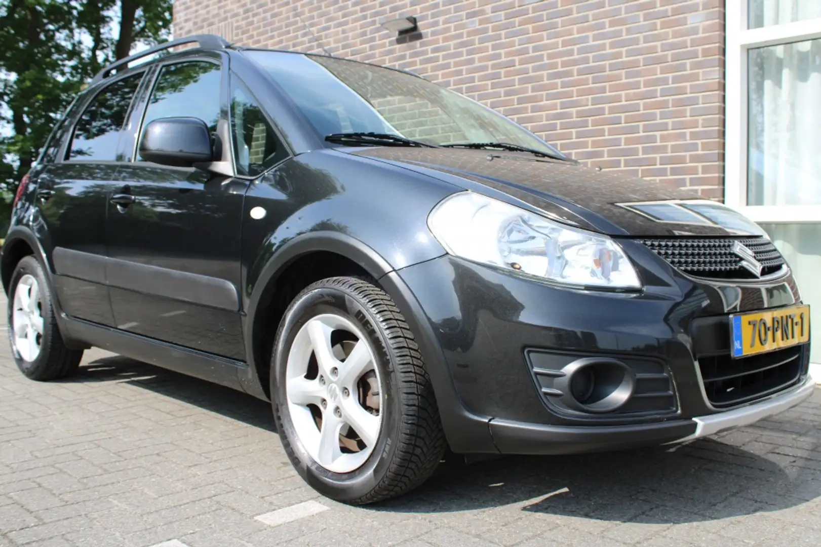 Suzuki SX4 1.6 Comfort-airco-lmv-trekhaak Noir - 2
