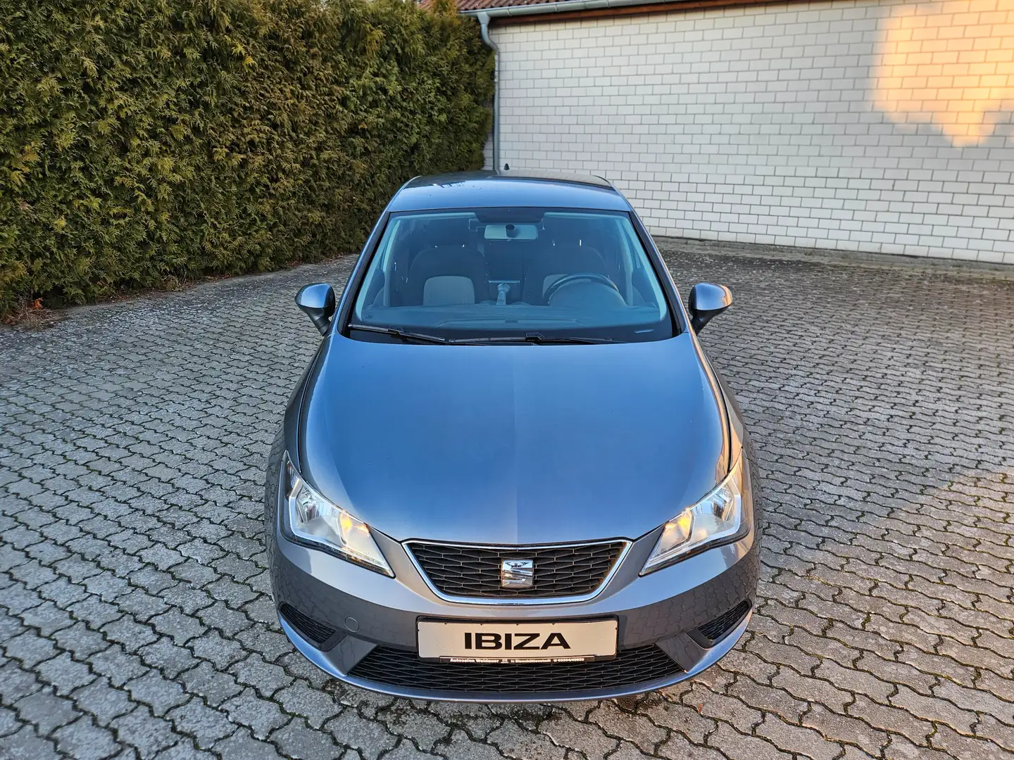 SEAT Ibiza Style *Climatronic, Navi, CD* Grau - 2