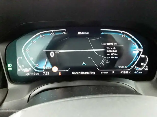 BMW 3 Series view 11
