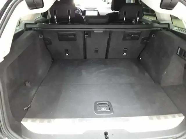 BMW 3 Series view 15