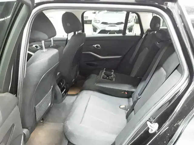 BMW 3 Series view 13