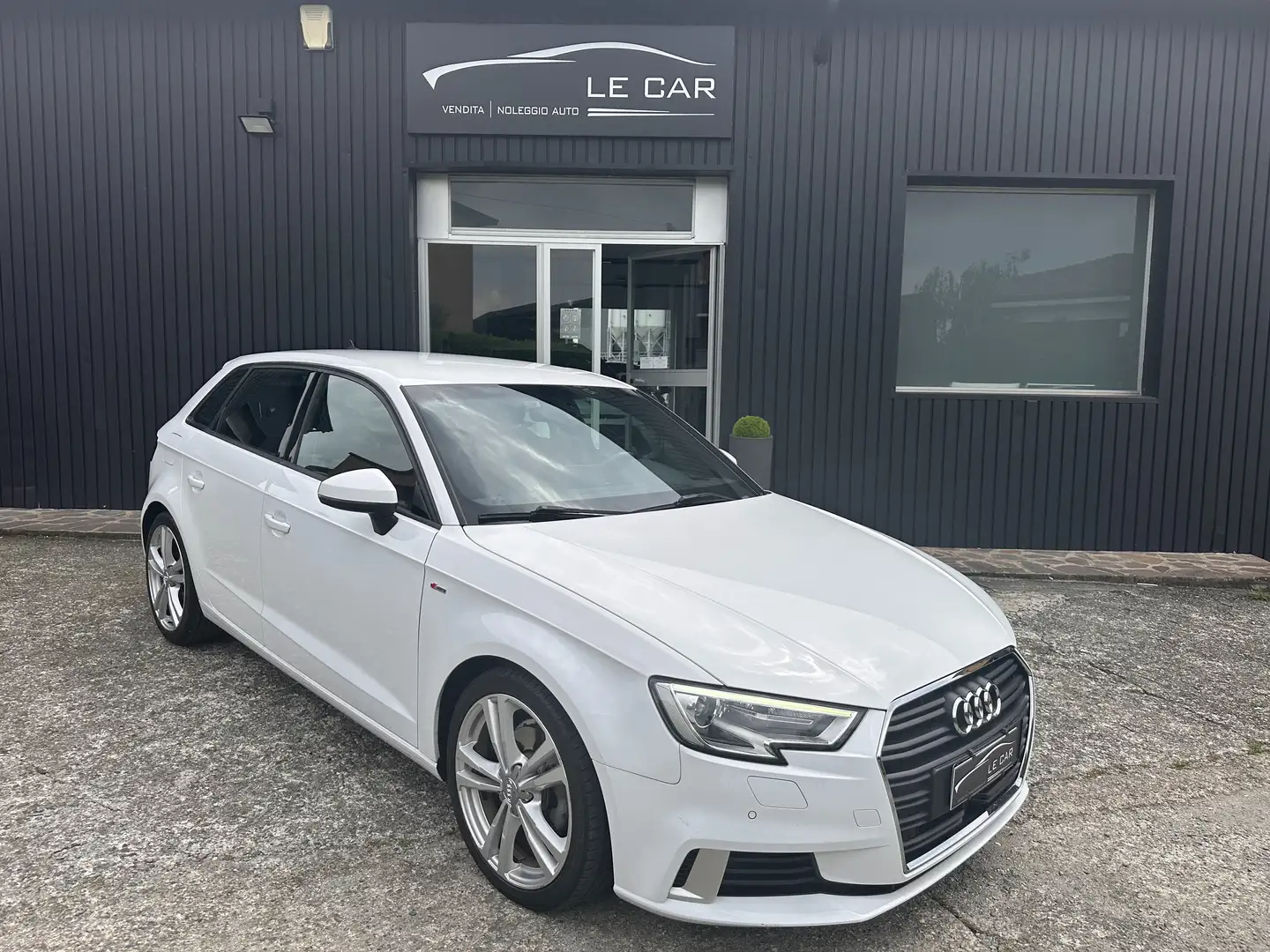 Audi A3 A3 Sportback 30 1.6 tdi Sport 116cv s-tronic Blanc - 1