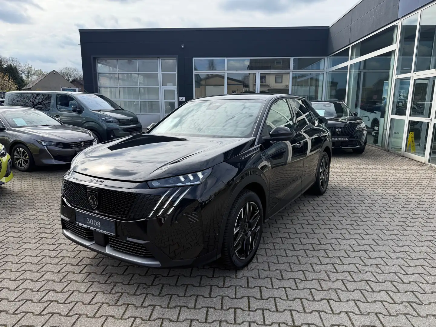Peugeot 3008 Hybrid 136 GT Panorama Navigations-Paket, Winter-P Negro - 1