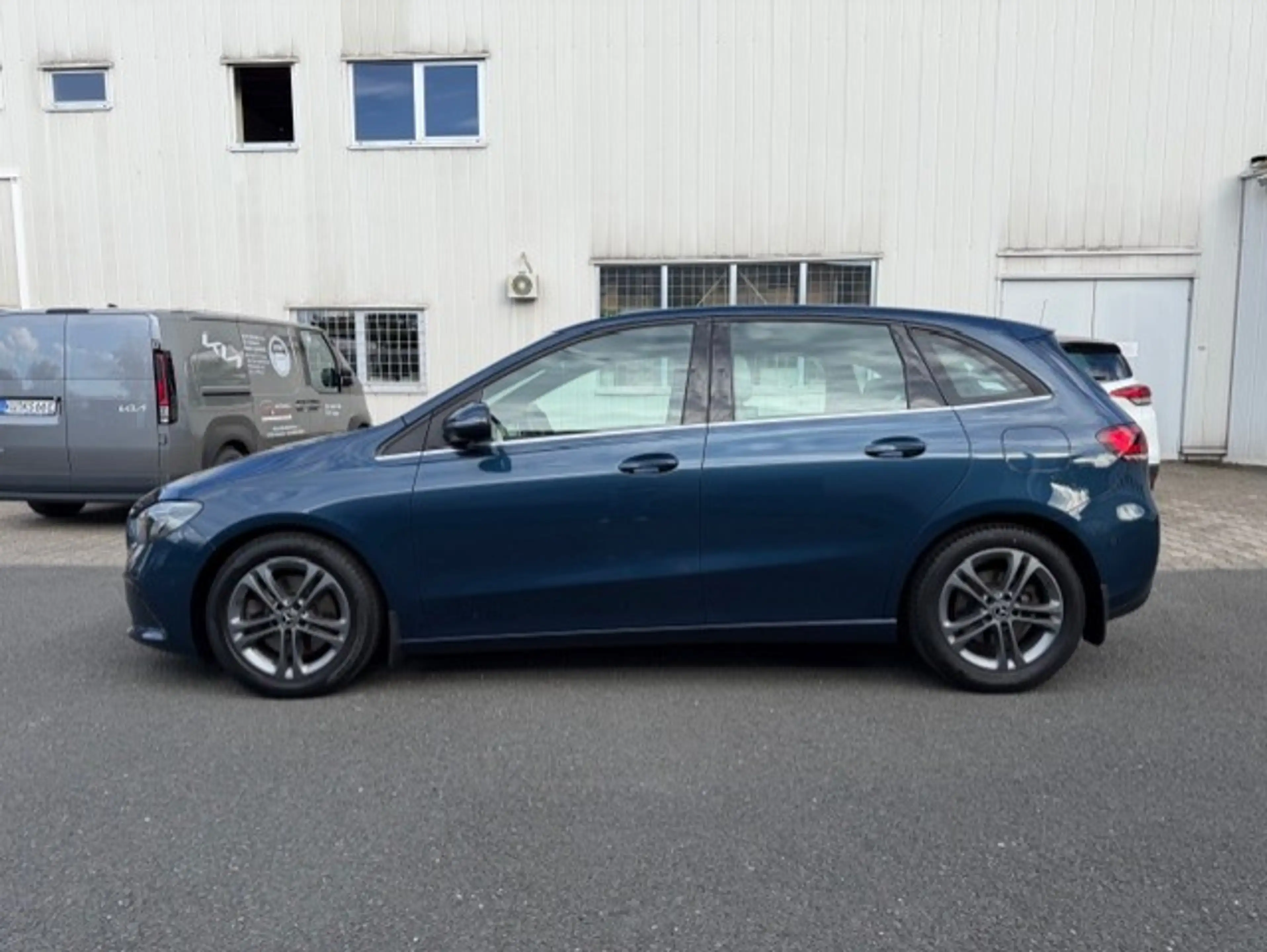 Mercedes-Benz B 220 B 220 (247.044) Style — photo 3