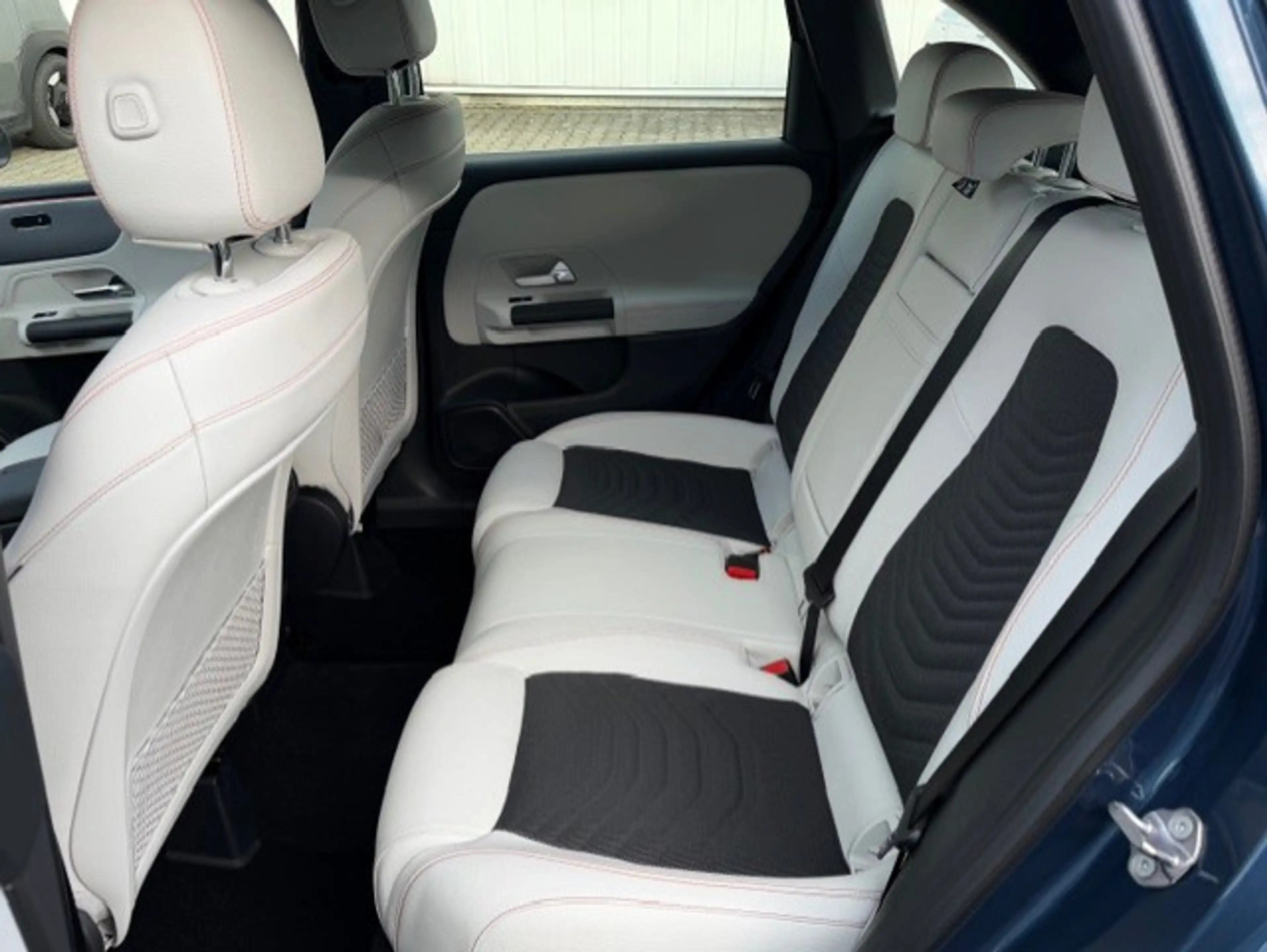 Mercedes-Benz B 220 B 220 (247.044) Style — photo 9