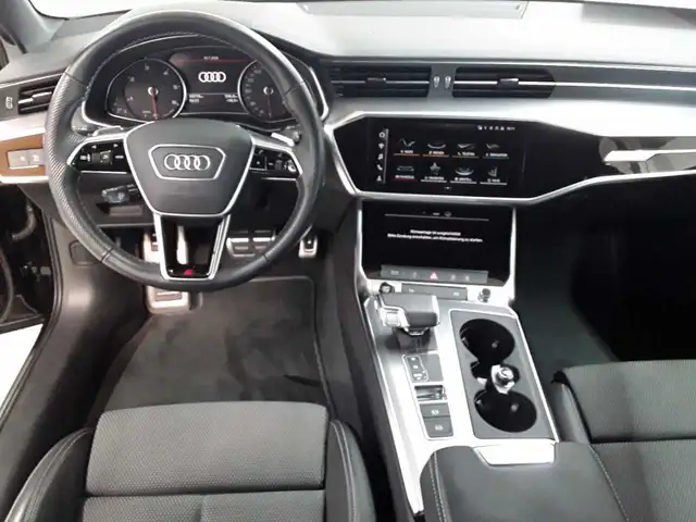 Audi A6 view 10