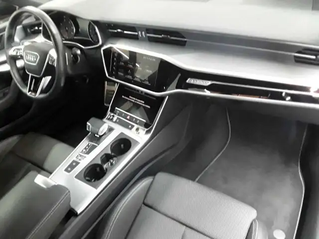Audi A6 view 9