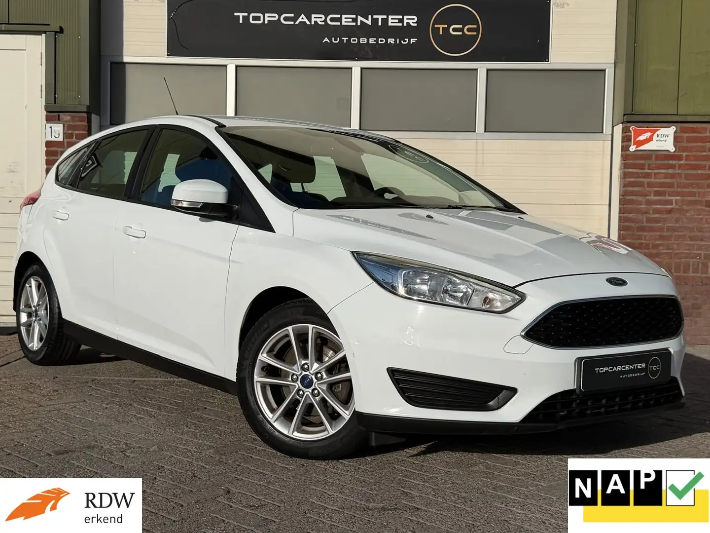 Ford Focus 1.0 Trend Edition/AIRCO/CAMERA/PARKS/NAVI/APK/NAP Wit - 1