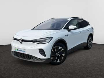 77 kWh (204pk) /// Inklapbare trekhaak /// Panoramisch dak /// Zetelverwarming Vooraan ///
