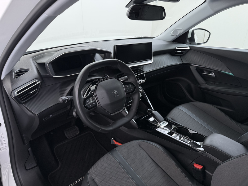 Peugeot e-2008 EV Allure Pack 50kWh SOH 95% 3-Fase 360°Camera 3D- — photo 10