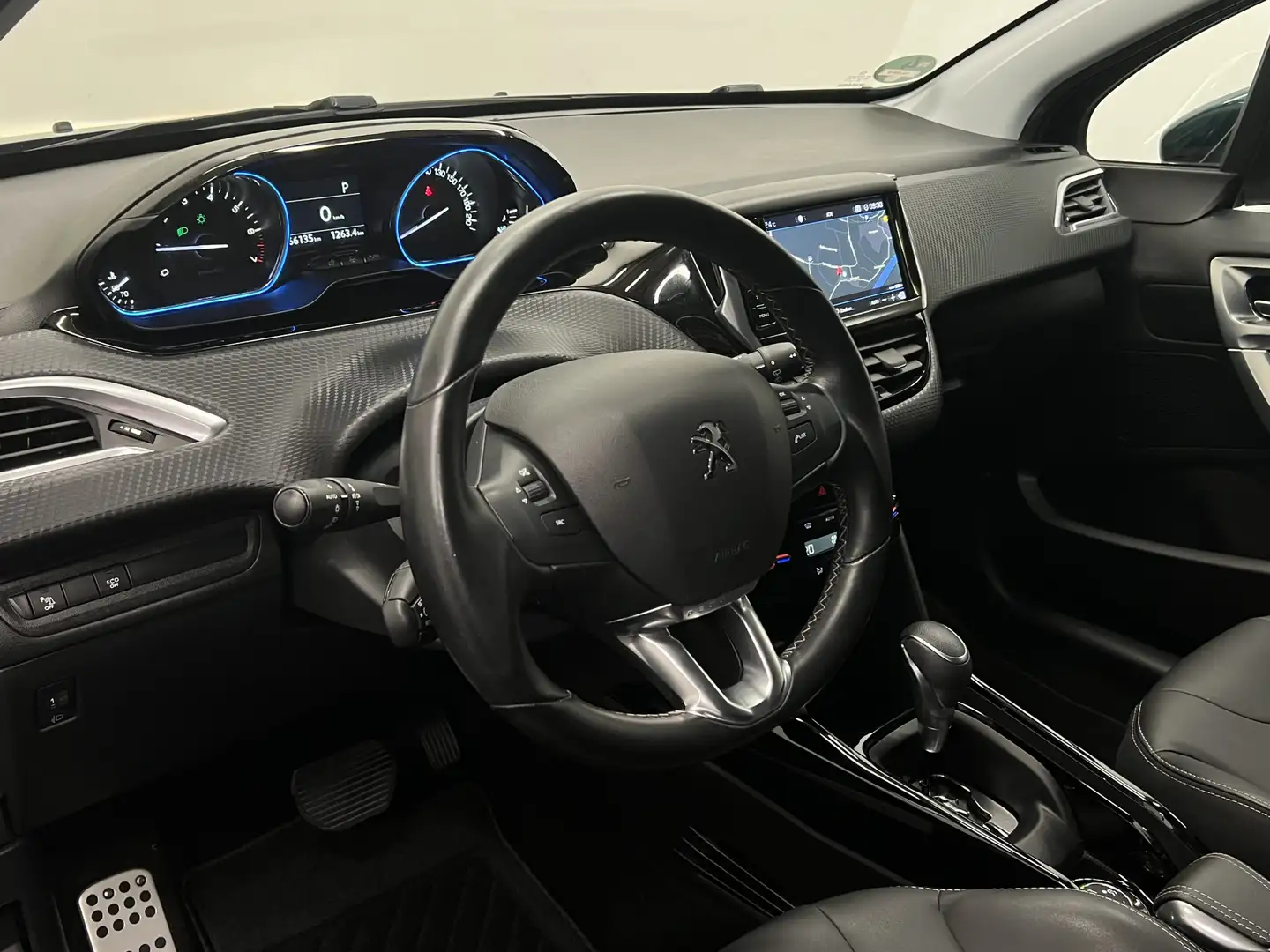 Peugeot 2008 1.2 PureTech Allure | NAVIGATIE | TREKHAAK | CAMER Groen - 2