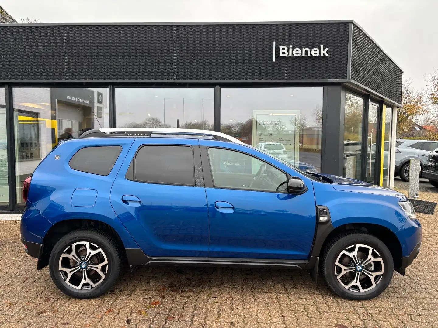 Dacia Duster Blue dCi 115 4WD Celebration Blau - 1