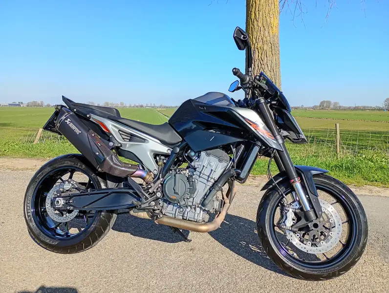 KTM 790 Duke - foto 2
