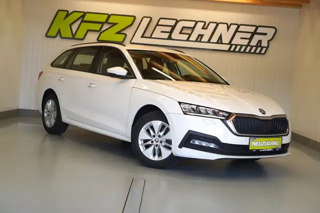 Skoda Octavia view 3
