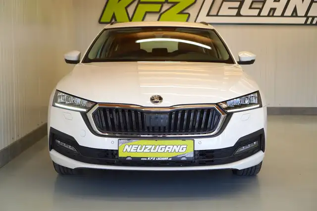 Skoda Octavia view 9