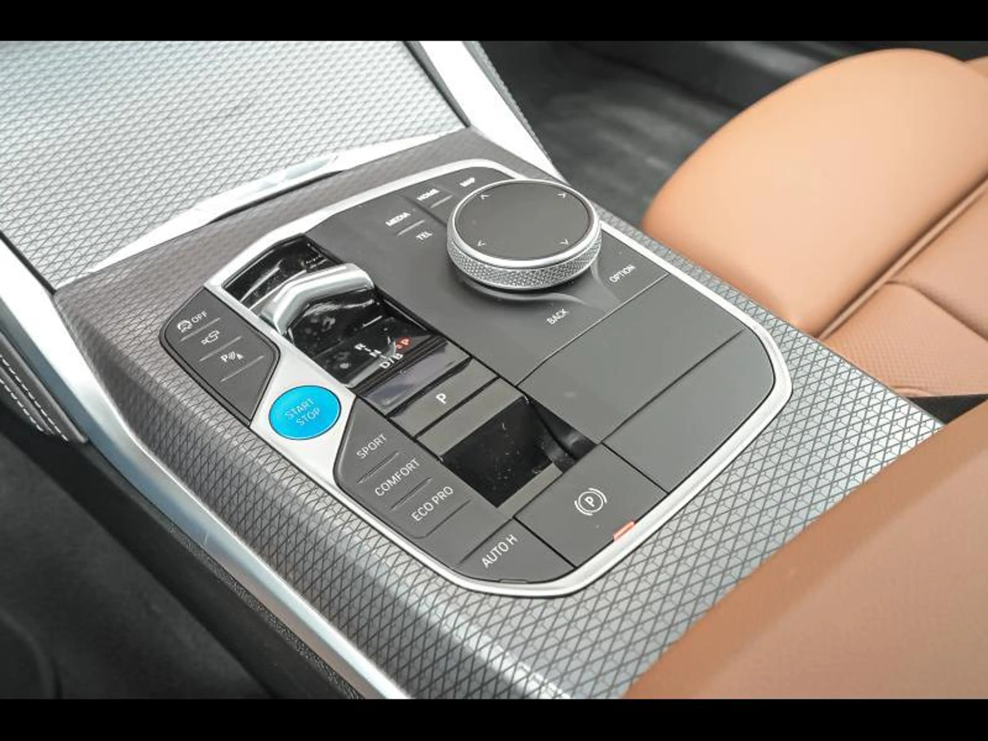 BMW i4 M Sportpakket Pro Gratis BMW Wallbox — photo 11