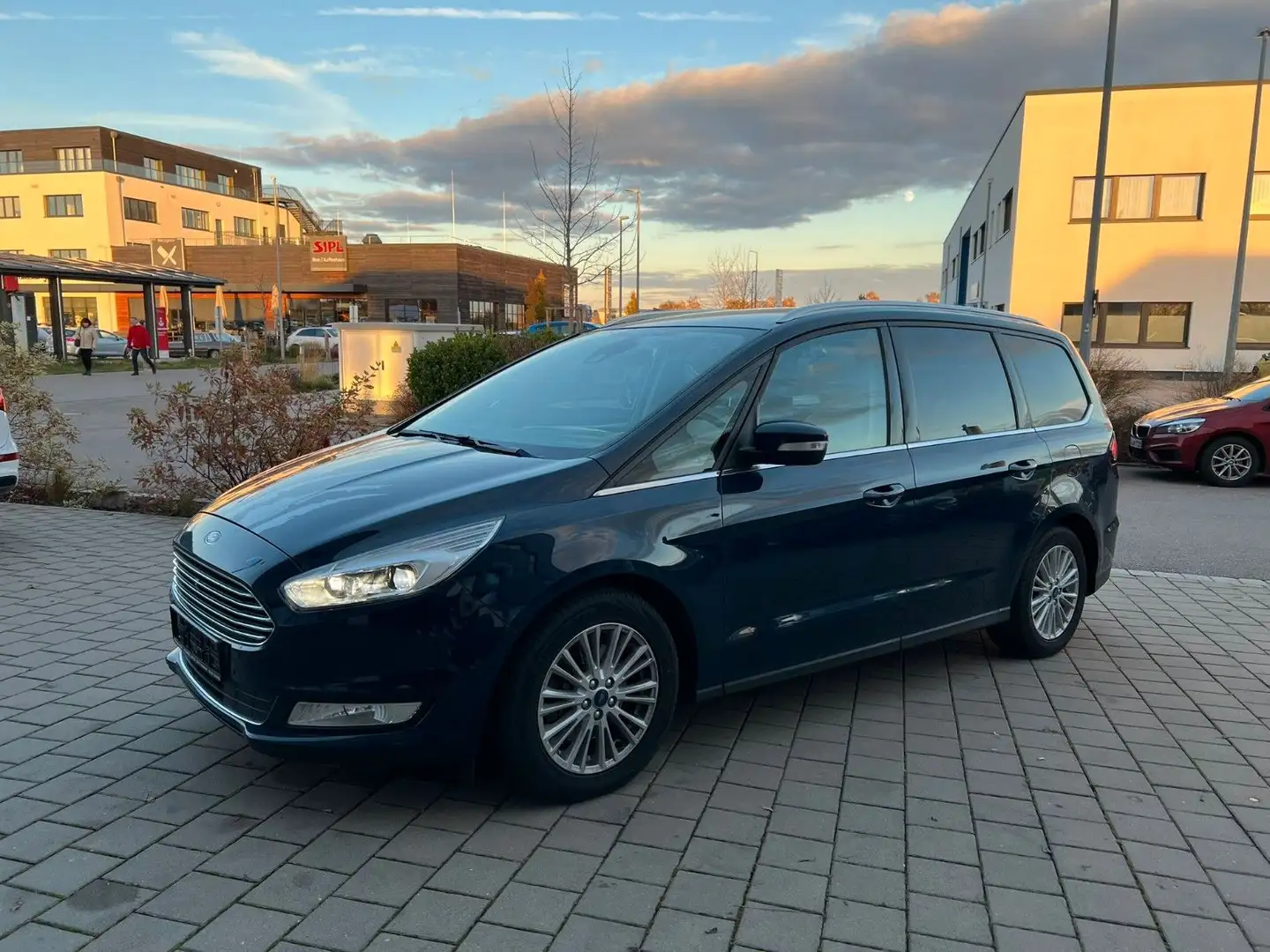 Ford Galaxy Titanium Blau - 1